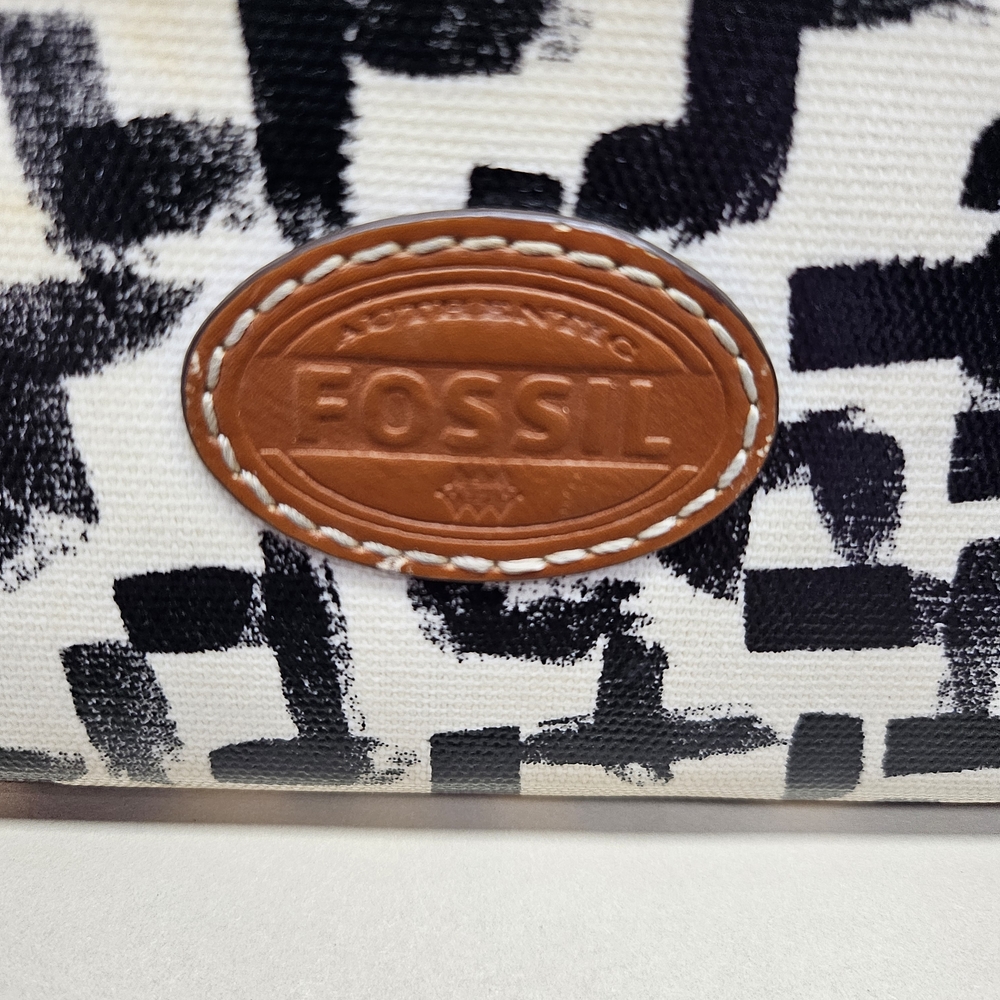 Fossil Black and White Patterned Wallet - Picture 6 of 10